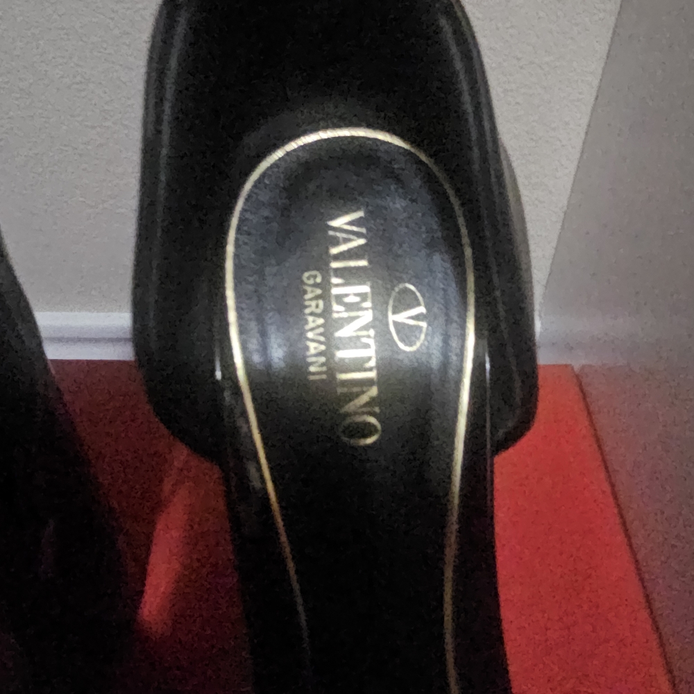 Valentino Garavani Black Patent Platform Heels - Picture 6 of 16